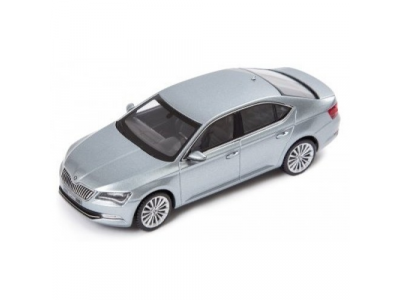 Модель автомобиля Skoda Superb III, 1:43 scale, Business Grey, артикул 3V0099300F7M